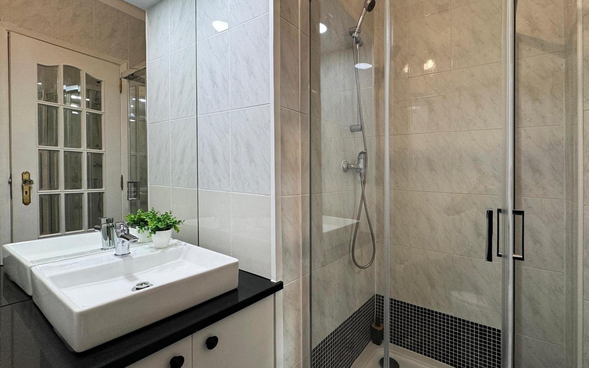 Sunny 4 Bedroom Apartment - With View Coimbra Kültér fotó